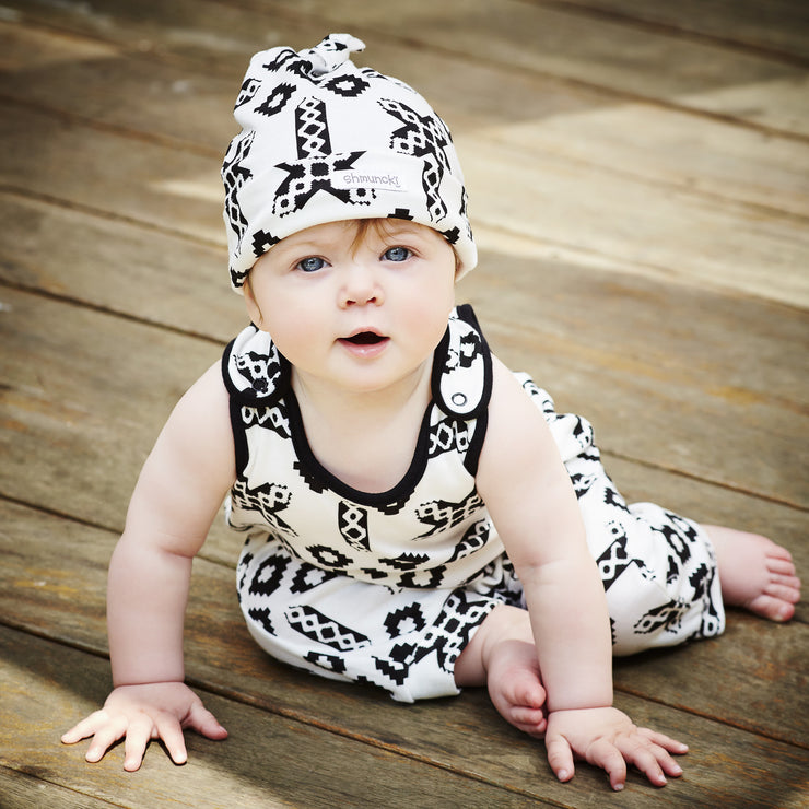 monochrome print new baby outfit